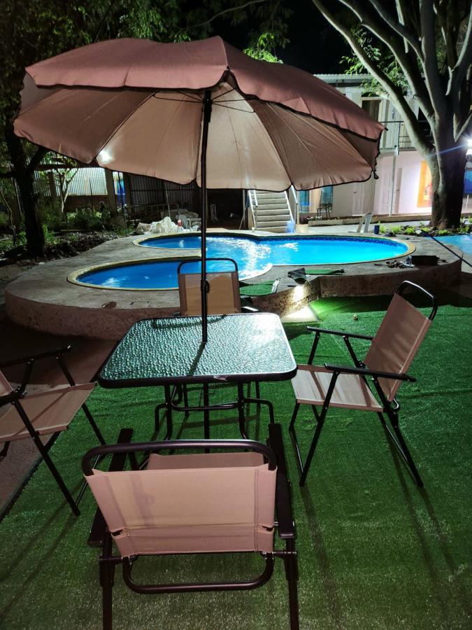 Wally World Inn 코마야과 외부 사진